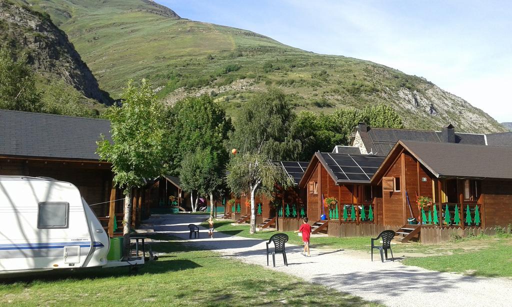 Camping Era Yerla D'Arties Exteriér fotografie